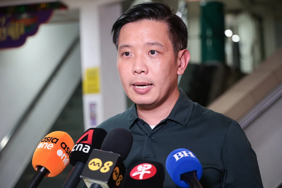 Menteri Negara (Perdagangan dan Perusahaan merangkap Pembangunan Negara), Encik Alvin Tan, bertemu pihak media pada 29 Oktober di Kelab Masyarakat Marsiling untuk memberikan perkembangan terkini berkaitan pasukan bertindak khas yang dibentuk pada Mac untuk membantu warga Singapura dan perniagaan setempat rebut peluang dan meraih manfaat daripada Laluan Sistem Transit Laju (RTS Link).