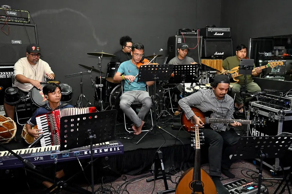 Seni muzik tradisional Melayu bakal disemarakkan semula dengan konsert ‘Irama Laguku’, anjuran Nobat Kota Singa, yang berlangsung dari 21 dan 22 Februari di Blackbox, Pusat Seni Goodman. Buat julung-julung kalinya, kumpulan tersebut menampilkan empat ciptaan lagu mereka dalam genre zapin, asli, joget dan berirama Hindi.