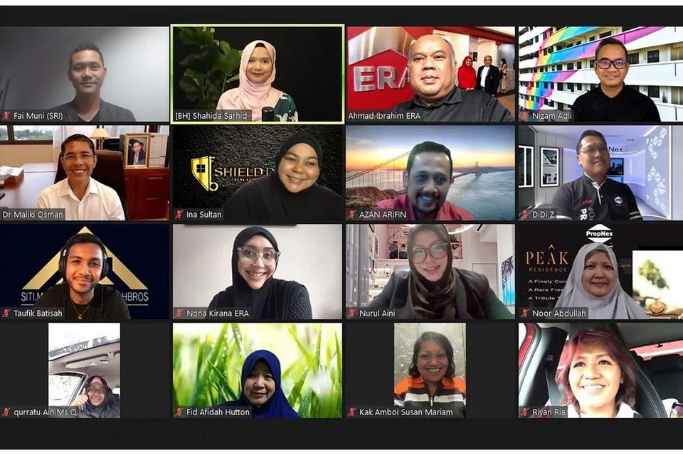 PERANAN EJEN HARTANAH: Menteri di Pejabat Perdana Menteri dan Menteri Kedua (Ehwal Luar merangkap Pendidikan), Dr Mohamad Maliki Osman (paling kiri, dua dari atas), menekankan peranan ejen hartanah dalam meningkatkan kesedaran awam mengenai urus niaga penjualan hartanah dalam dialog baru-baru ini. - Foto fail