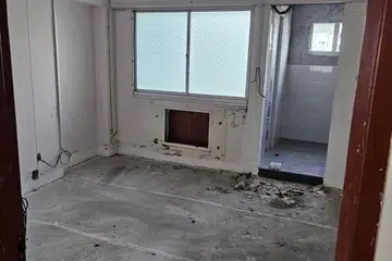 TERBENGKALAI: Syarikat tersebut menerima sebahagian bayaran tetapi gagal melengkapkan kerja ubah elok rumah seperti yang dijanjikan.