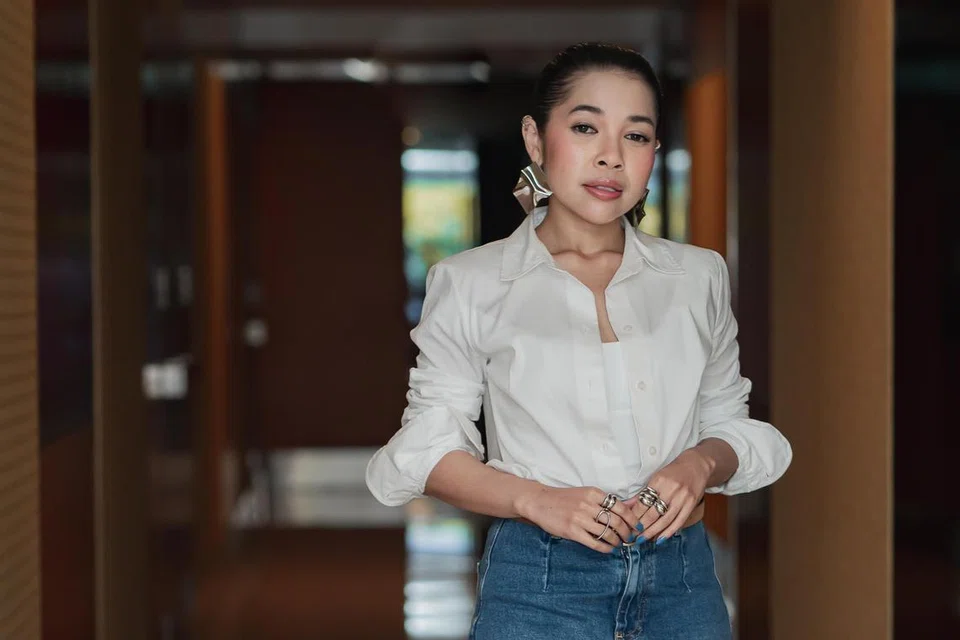 Penyanyi Nadeera, Bukan Lagi Kita,  Meriah Lain Macam, Hael Husaini