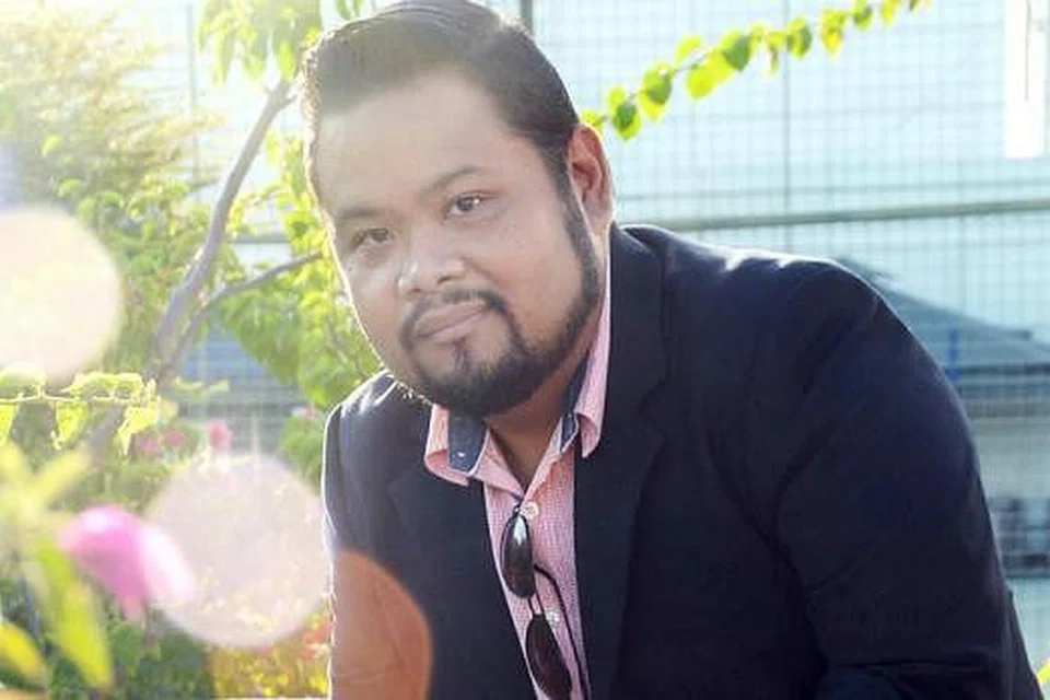 CERITA KISAH KEBANGKITAN SEMULA: Muhammad Hir Mazlan yang biasa menyanyi di majlis perkahwinan, kemasyarakatan dan keramaian menganggap lagu yang telah lama ingin dirakamnya itu sebagai satu wadah meluahkan rasa. - Foto JOHARI RAHMAT