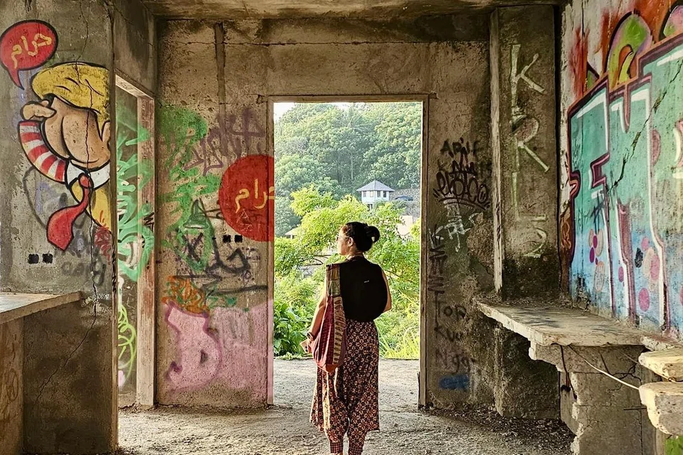 Memasuki vila terbiar di Lombok, Indonesia, pada Mei 2024.