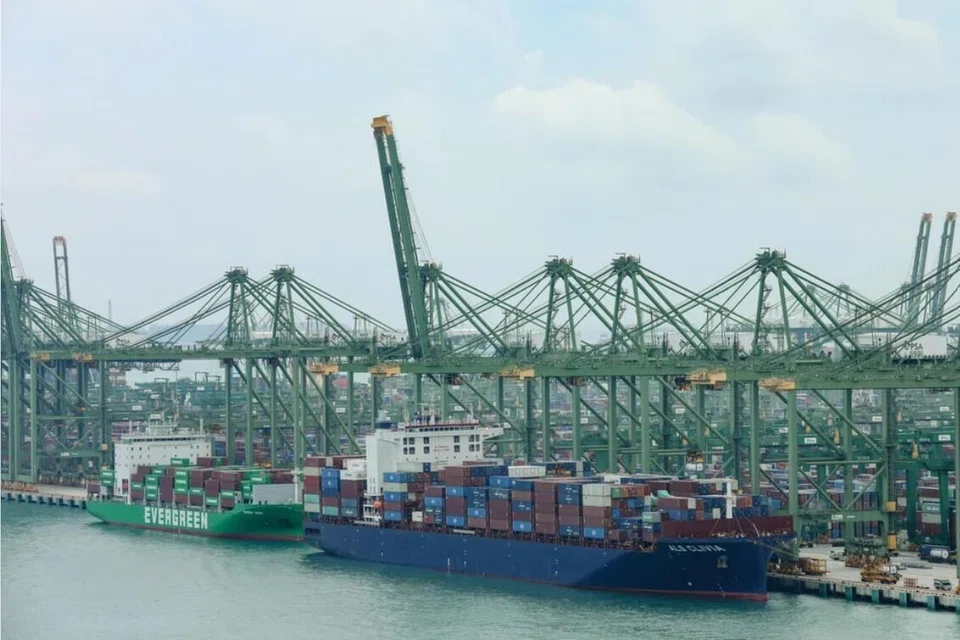 jualan, bahan api,  marin Singapura, jualan bunker Singapura, krisis bekalan minyak, jualan bunker Singapura, statistik MPA, Selat Hormuz, bahan api marin, pengangkutan kontena, krisis tenaga global, hab maritim dunia