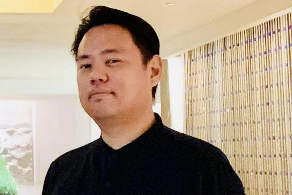 PANDANGAN PAKAR DAN PENIAGA: "Kita juga mendapat penjimatan lebih tinggi apabila menempah hotel atau pengangkutan di sana. Namun, oleh kerana tambang harga pesawat juga meningkat, ia tidak mengubah kos pakej dengan banyak.'' - Encik Mohammad Mirza Salim. 