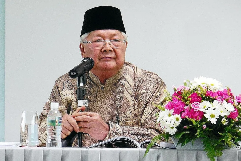 TOKOH PEMIKIR DAN BUDAYAWAN MELAYU: Tengku Nasyaruddin Effendy atau lebih dikenal dengan nama Tenas Effendy. - Foto fail