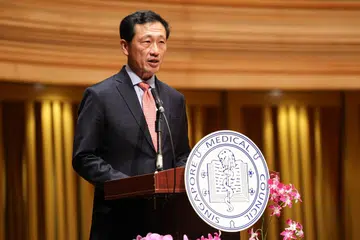 Kementerian Kesihatan (MOH) sedang menyemak gaji doktor perubatan dalam skim Klinisian Hospital (HC), umum Menteri Kesihatan, Encik Ong Ye Kung, semasa berucap di 