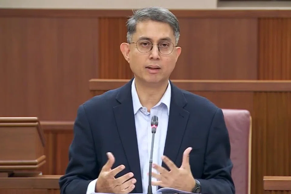 Menteri Negara (Ehwal Dalam Negeri merangkap Pembangunan Negara) Profesor Madya Dr Muhammad Faishal Ibrahim membentangkan Rang Undang-Undang Trafik Jalan Raya (Pelbagai Pindaan) di Parlimen pada 11 November.