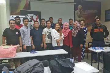 TINGKATKAN ILMU DAHULU: Para peserta Fast & Fuyooh X menyertai boot camp pada Sabtu lalu bagi mempelajari selok-belok perniagaan. - Foto FAST & FUYOOH X