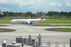 Setiap hari, pesawat akan berlepas dari Lapangan Terbang Changi Singapura pada 3.35 petang ke Phnom Penh dan 1.40 pagi untuk ke Dubai.