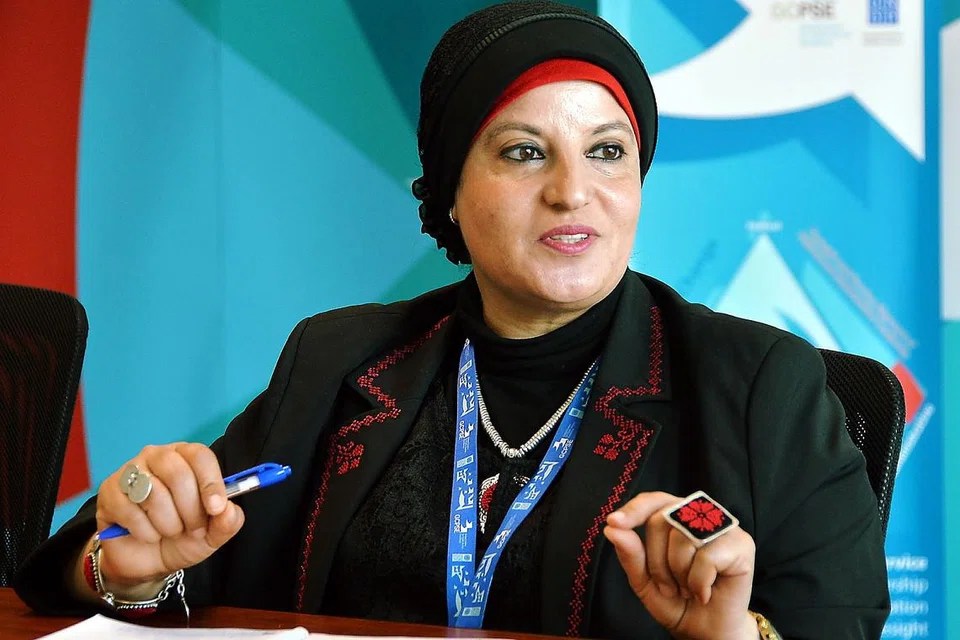MAHU MEMPERKASA RAKYATNYA: Pengurus Program dan Penganalisis, Unit Tadbir Urus dan Pembangunan Sosial di Program Rancangan Pembangunan PBB (UNDP), Cik Maha Abusamra, kagum dengan pengurusan dan pembangunan sektor awam Singapura serta sistem pendidikan negara ini yang berdasarkan meritokrasi. - Foto KHALID BABA
