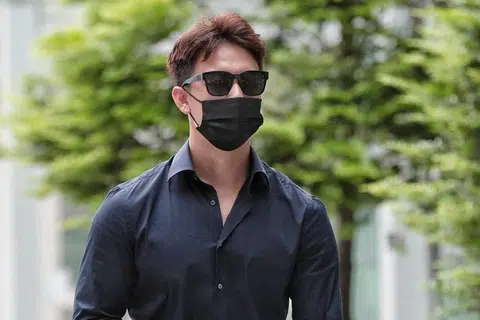 Foto MODEL TITUS LOW DIRAKAM SHIN MIN DAILY NEWS