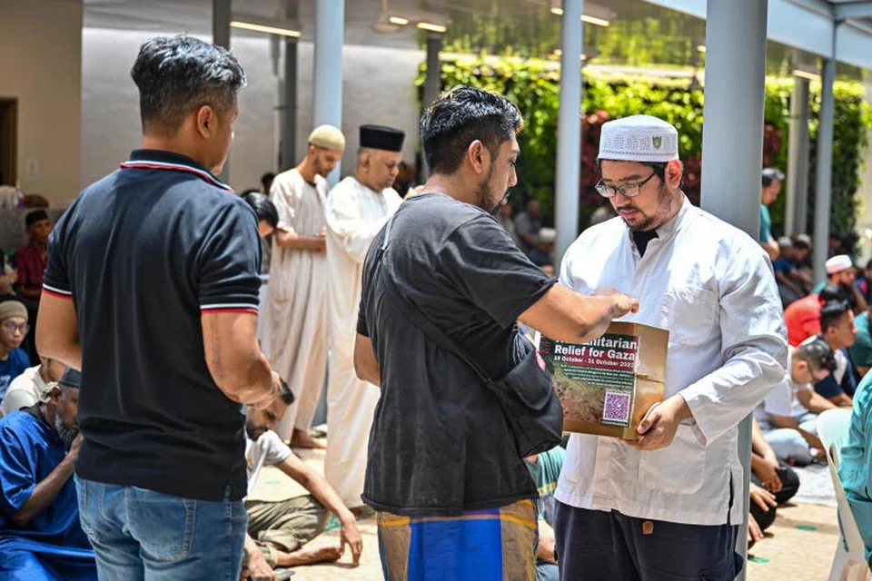 HULUR SUMBANGAN: Sehingga Rabu, sejumlah $4,614,283 telah berjaya dikumpul oleh Yayasan Rahmatan Lil Alamin (RLAF) bagi membantu masyarakat terjejas oleh konflik Israel-Palestin di Gaza.