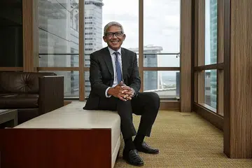 Encik Bahren Shaari (gambar atas).