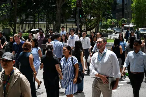 Hasil tinjauan tersebut menunjukkan para pekerja hadapi risiko meningkat mengalami ‘burnout’ atau keletihan melampau, selain perlunya menyediakan sokongan kesihatan mental yang lebih baik. 