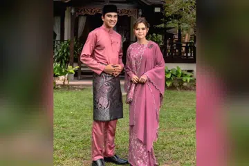 Ahli Parlimen Muar, Syed Saddiq Syed Abdul Rahman, dan artis Bella Astillah dipilih sebagai duta bagi jenama pakaian terkenal.