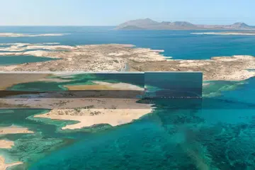 Imej digital projek, The Line, NEOM, Arab Saudi, memaparkan konsep bandar futuristik tanpa kereta dan bebas karbon.