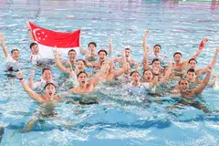 Pasukan polo air lelaki negara meraikan kemenangan di Pusat Sukan Air Thammasat.