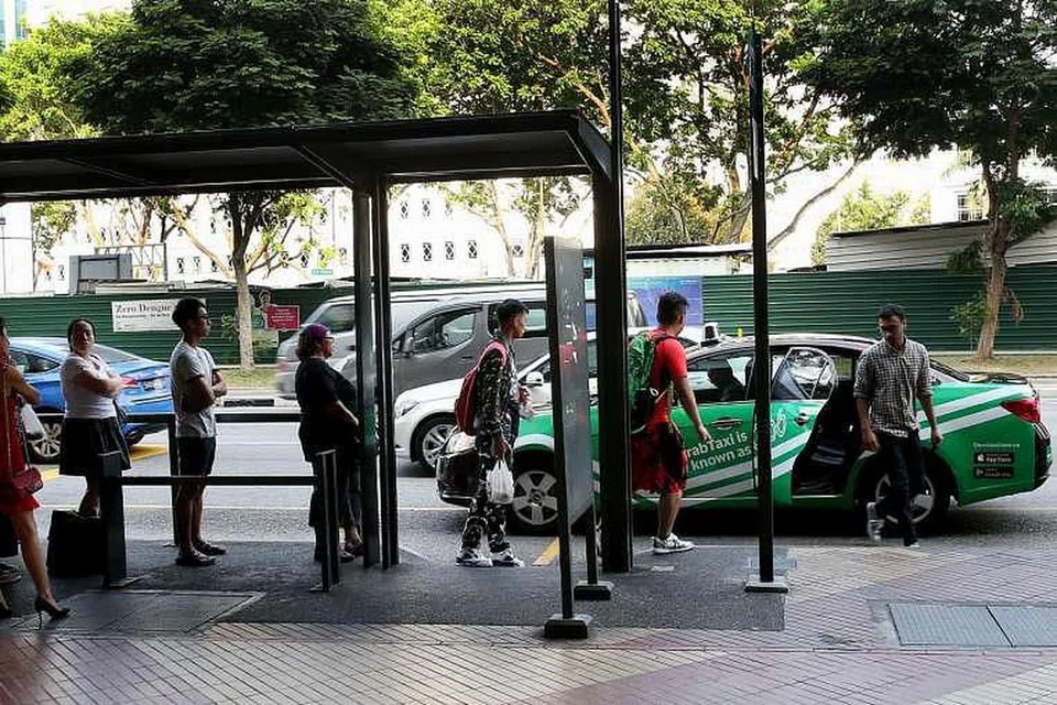 Daripada 28 perhentian teksi yang dikaji selidik LTA setiap bulan, 12 menunjukkan masa menunggu purata berkurangan antara 1 hingga 5 minit tahun lalu. Masa menunggu purata di 11 perhentian tidak berubah, sementara di baki lima perhentian lain ia semakin teruk. 