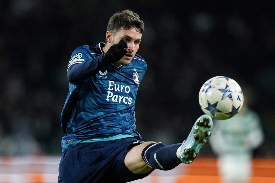 TARIK PERHATIAN: Penyerang Feyenoord asal Mexico, Santiago Gimenez, dikhabarkan dikaitkan dengan beberapa kelab England termasuk Tottenham, Arsenal dan Chelsea selain Fulham. 