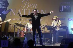 BERSINAR SEMULA: Ben Nathan beroleh kekuatan sebaik sahaja mendapat dorongan peminat yang memberi tepukan dan sorakan ketika beliau menyampaikan lagu Tak Mungkin, Ilusi Satu Penantian dan Stanza Sepi Sekeping Hati dalam Konsert Kasih & Harapan Ben Nathan. - Foto BHM