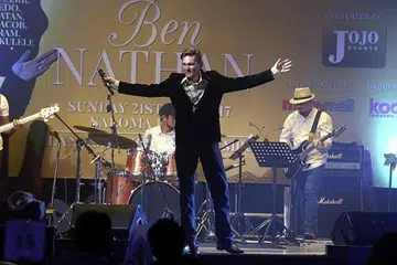 BERSINAR SEMULA: Ben Nathan beroleh kekuatan sebaik sahaja mendapat dorongan peminat yang memberi tepukan dan sorakan ketika beliau menyampaikan lagu Tak Mungkin, Ilusi Satu Penantian dan Stanza Sepi Sekeping Hati dalam Konsert Kasih & Harapan Ben Nathan. - Foto BHM