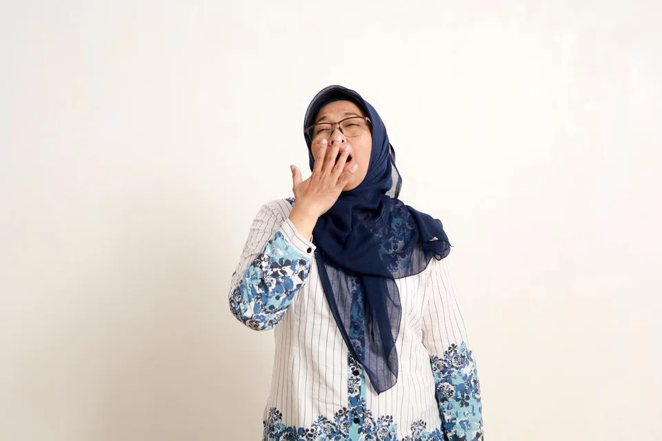 Ada dalam kalangan isteri tidak dapat memberi tumpuan kepada kerja. Setiap lima hingga 10 minit, isteri pasti menguap kerana tidur yang terganggu akibat dengkuran kuat si suami.