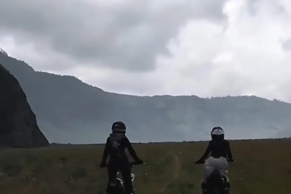 Pelancong diingatkan agar tidak menggunakan motosikal automatik ke Gunung Bromo kerana berbahaya 