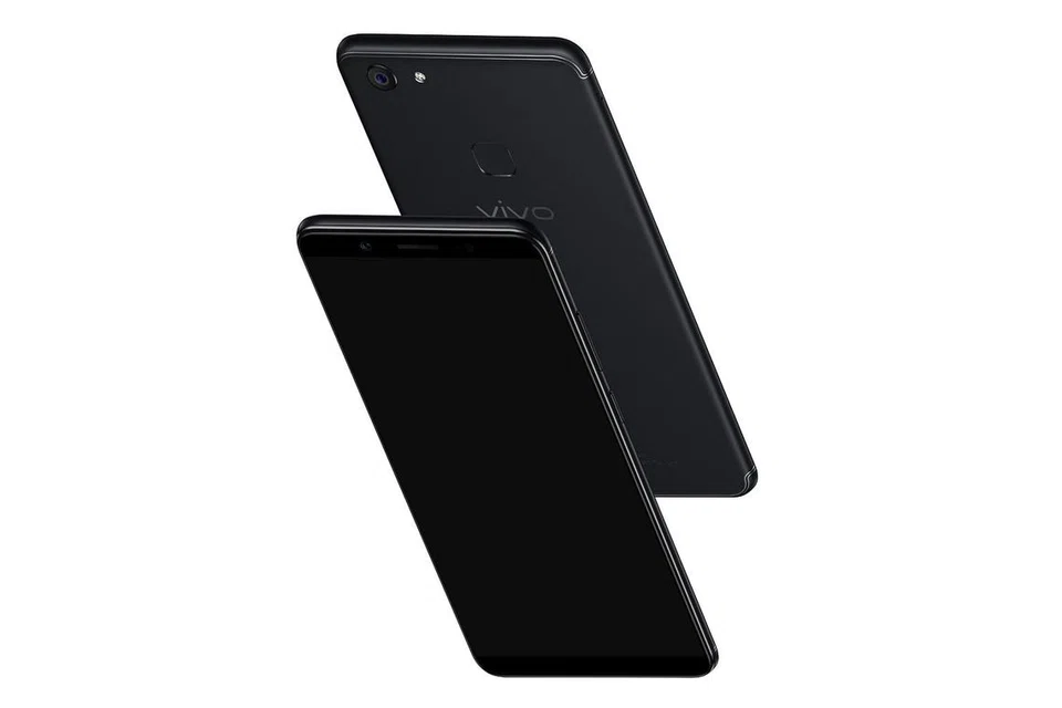 VIVO V7+: Mempunyai kamera pandang depan bermutu tinggi untuk merakam swafoto. - Foto VIVO
