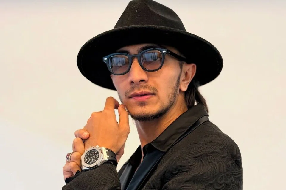 Ayie Elham, Floor 88, Duyung Lagenda Aurora