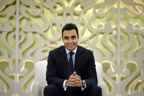 Encik Kishin R.K. adalah salah seorang jutawan termuda Singapura dan merupakan anak kepada hartawan, Encik Raj Kumar, yang mengendalikan Royal Holdings.