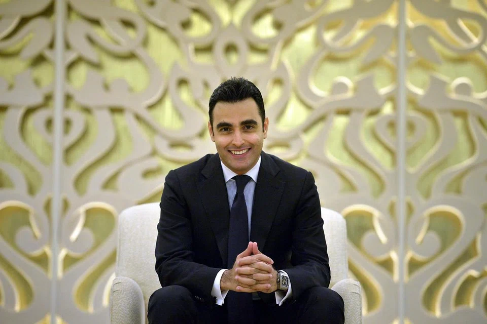 Encik Kishin R.K. adalah salah seorang jutawan termuda Singapura dan merupakan anak kepada hartawan, Encik Raj Kumar, yang mengendalikan Royal Holdings.