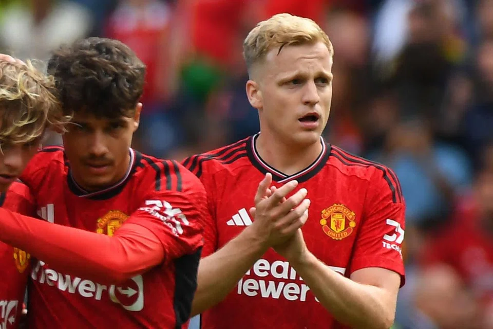BELUM TENTU: Donny Van de Beek berkata masa depan beliau bersama Manchester United masih belum pasti.