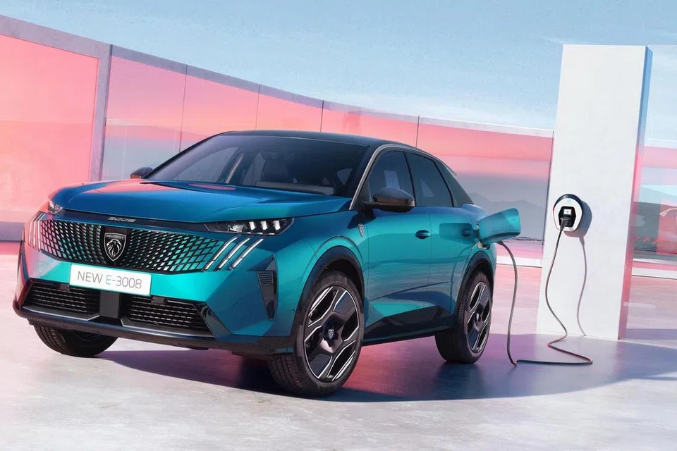 Kereta elektrik Peugeot e-3008 bakal dilengkapi dengan pembantu suara yang dikuasai ChatGPT.