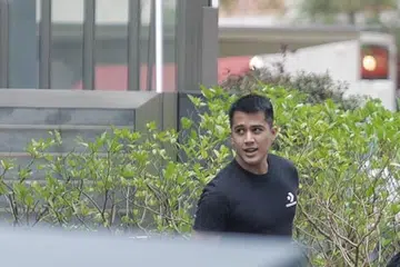 DIDAKWA MENCURI: Aliff Aziz yang menghadapi dua tuduhan mencuri didakwa di mahkamah.