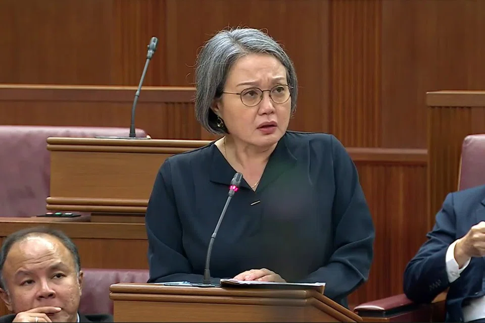 Anggota Parlimen (GRC Aljunied), Cik Sylvia Lim.