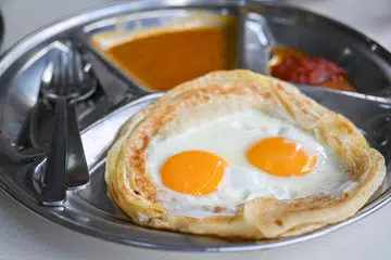 Roti ‘Ikhwan’ atau juga dikenali sebagai roti ‘sarang burung’, dijual pada harga $3 di Restoran Mihrimah di 742 North Bridge Road.
