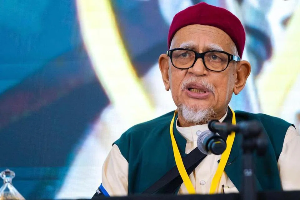 Presiden PAS, Tan Sri Abdul Hadi Awang, telah memberi keterangan kepada polis susulan kenyataannya yang mengundang dukacita Sultan Selangor, Sultan Sharafuddin Idris Shah.