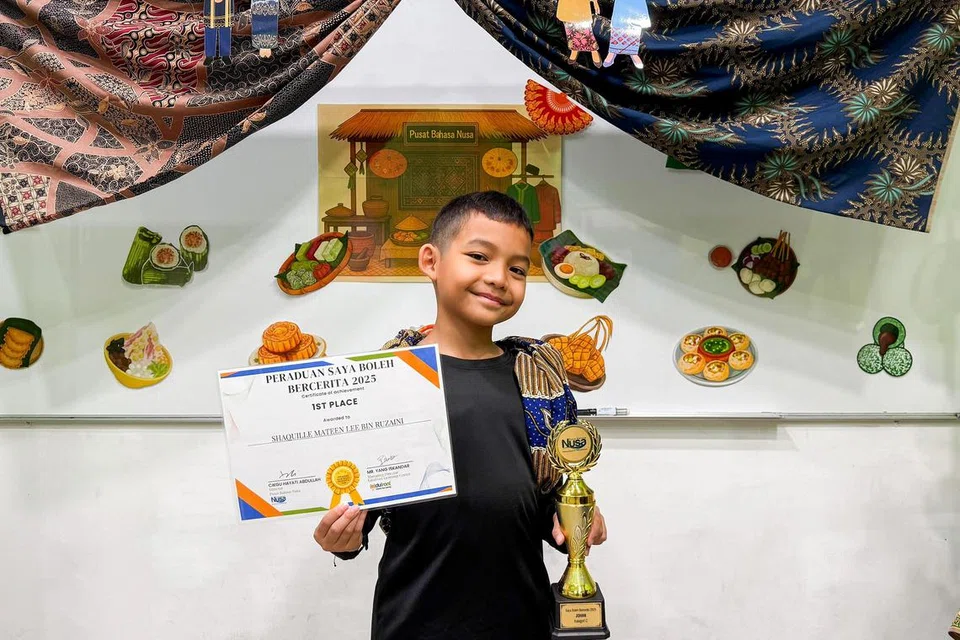 GALAK PENGGUNAAN BAHASA MELAYU: Murid Darjah 5 dari Madrasah Irsyad Zuhri Al-Islamiah, Shaquille Mateen Lee Ruzaini, yang menjuarai Kategori C dalam peraduan, ‘Saya Boleh Bercerita 2025’, ingin lebih ramai orang untuk menyertainya supaya mereka boleh menggunakan bahasa Melayu dengan lebih baik.
