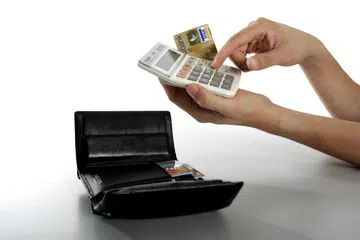 Jumlah hutang tertunggak kad kredit yang mencecah $8.3 bilion pada suku terakhir 2024, merupakan jumlah tertinggi yang pernah dicatatkan berdasarkan data yang dikeluarkan sejak 2014.