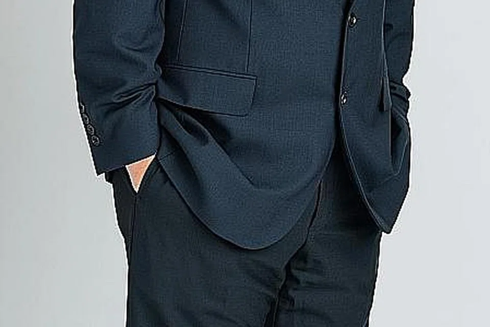 NIAGA PERLU BERANI BERTINDAK: Encik Ho berkata antara cabaran paling besar yang dihadapi sepanjang khidmatnya ialah untuk mengubah pemikiran peniaga tempatan untuk maju dalam perniagaan.