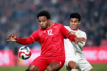 Penyerang baru pasukan Vietnam, Rafaelson Bezerra Fernandes, atau kini dikenali sebagai Nguyen Xuan Son (kiri) merupakan ancaman terbesar Singapura, walaupun beliau hanya dapat bermain satu perlawanan sejauh ini akibat baru menerima kelulusan untuk mewakili Vietnam pada 20 Disember. 