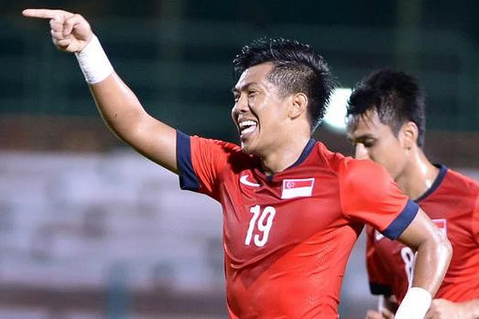 Wira pasukan: Khairul Amri, yang menerima but emas sebagai penghargaan mewakili Singapura lebih 100 kali, menjadi wira negara sekali lagi, menyumbat gol kemenangan.
