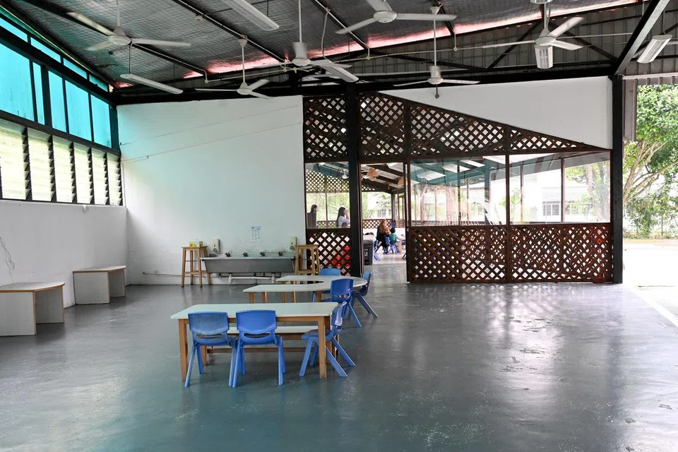 Keadaan menjadi agak sepi apabila kanak-kanak kembali ke kelas. 