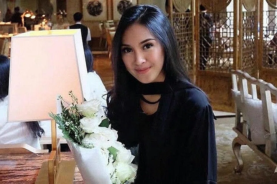 CORAK KERJAYA SENDIRI: Afifah Qamariah Yusuf, yang mewarisi bakat menyanyi ibunya Hetty Koes Endang, berharap dapat membina kerjaya nyanyiannya sendiri dengan galakan orang tuanya.