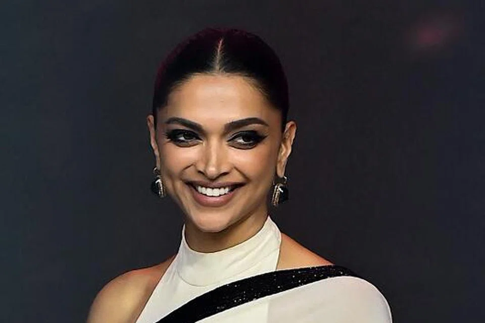 DEEPIKA PADUKONE: Tolak lima tawaran bekerjasama dengan Salman kerana menganggap pelakon itu tidak menghormati suaminya, Ranveer Singh.
