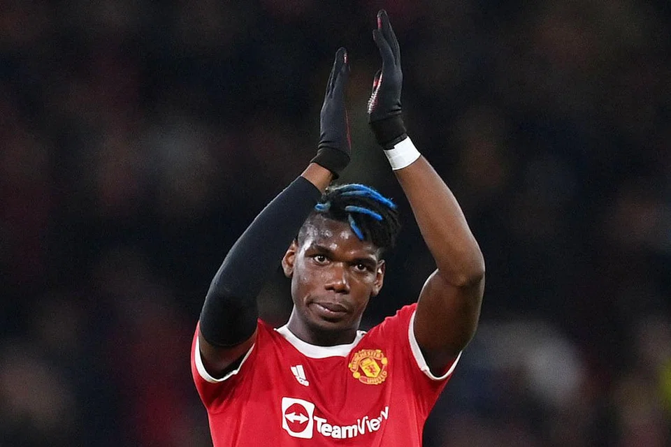 'BYE BYE' MAN U, POGBA BALIK KE JUVENTUS: Pogba lebih dihargai dan disanjung di Juventus berbanding enam tahun beliau di Manchester United. Pogba disambut oleh para peminat semasa tiba di Pusat Perubatan Juventus baru-baru ini. - Foto AFP