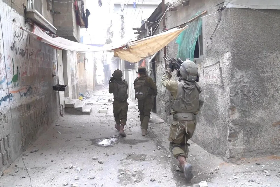 OPERASI TENTERA: Pasukan tentera Israel dalam operasi di sebuah lokasi yang diberikan sebagai Al-Shati, Gaza, dalam imej tangkap skrin  daripada video yang dikeluarkan pada 14 November.
