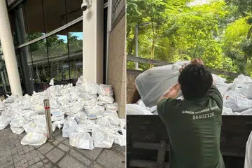 Foto dan video syarikat kitar semula memuatkan buku ke lori pada 20 Mei dikongsi di media sosial, menarik kritikan alumni yang menganggap pelupusan itu menyedihkan dan suatu pembaziran.