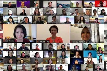 PENTING BINCANG ISU WANITA: Sesi dialog dalam talian, 'Perbincangan tentang Pembangunan Wanita', yang diadakan menerusi wadah Zoom semalam, turut dihadiri (tengah dari kiri) Cik Sun Xueling, Cik Low Yen Ling dan Cik Rahayu Mahzam, serta wakil daripada sektor awam dan privet. Encik K Shanmugam telah menyampaikan ucapan pembukaan semasa dialog tersebut. - Foto MSF